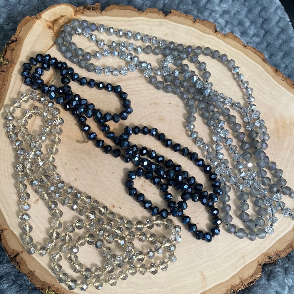 Long/short knotted crystal necklace